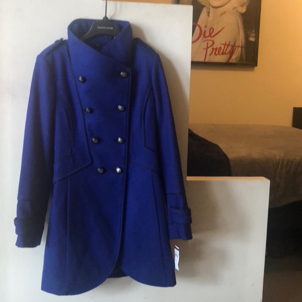 NWT💙 Gorgeous Guess Peacoat💙